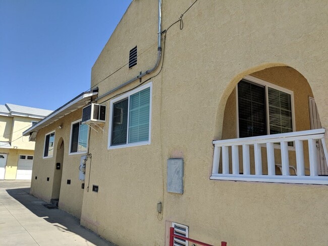 Building Photo - 711 Maltman Ave