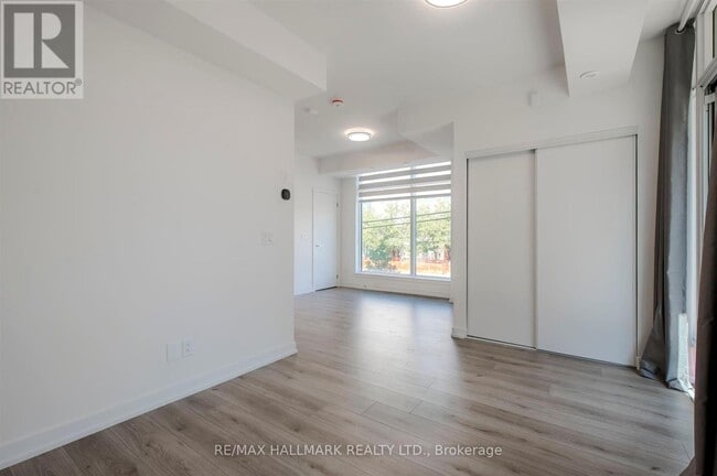Building Photo - 861 Sheppard Ave W