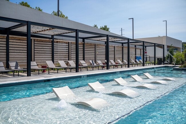 Photo - Madison West Elm Apartments