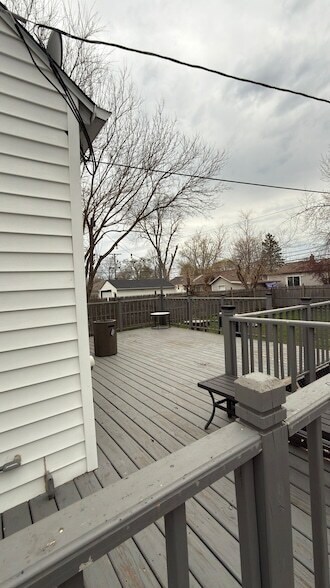 Foto del edificio - 1221 Agnes Ave