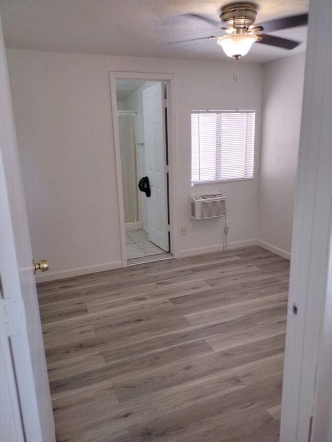 Building Photo - MOVE IN SPECIAL!!! Cute 1 Bed 1 Bath with ...