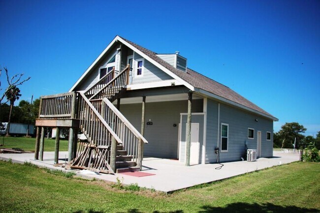 Building Photo - 3814 Tri City Beach Rd