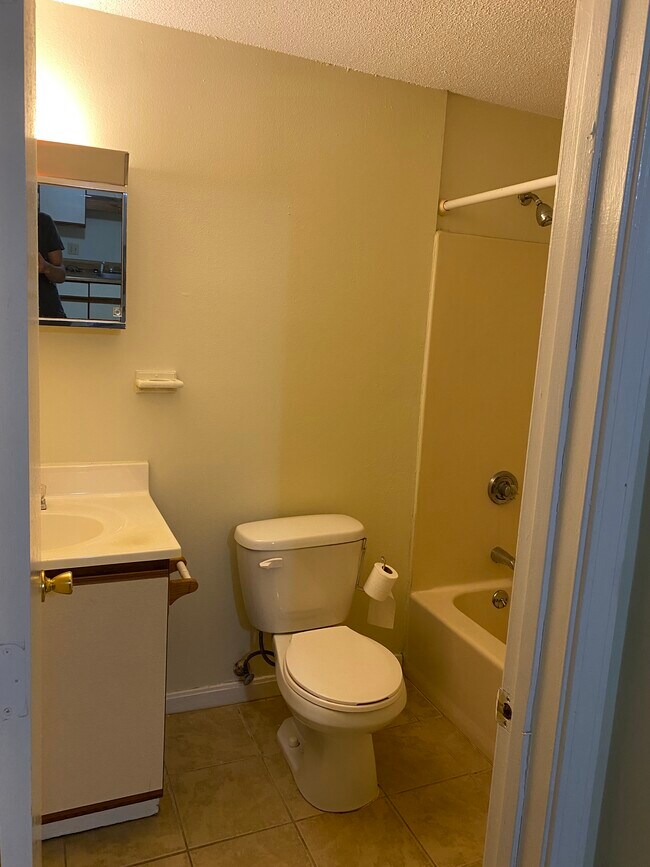 Foto del edificio - 250 Spring Cir