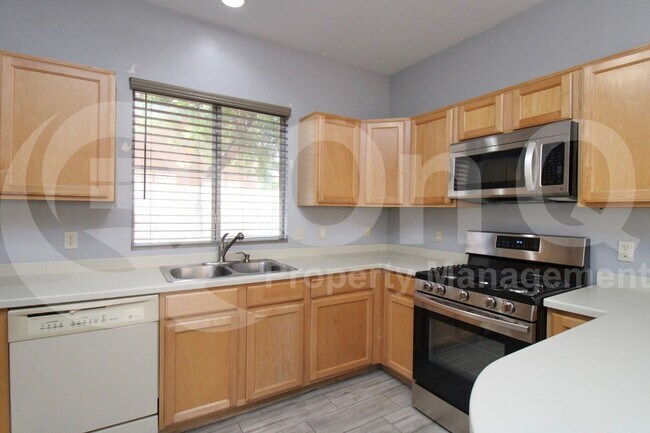 Foto del edificio - 620 E Colt Ct