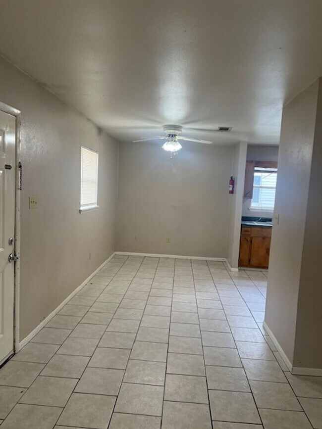 Building Photo - 50031 Kevin Dr