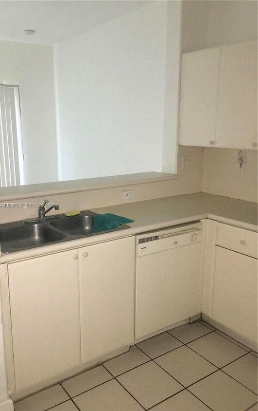 Foto del edificio - 1658 SE 28th Ct