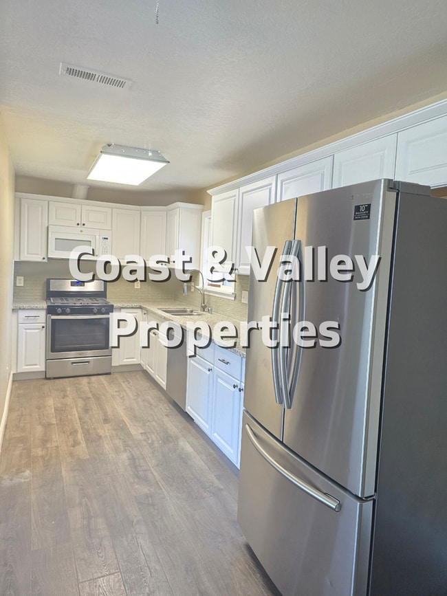 Foto del edificio - 319 Maple Ave