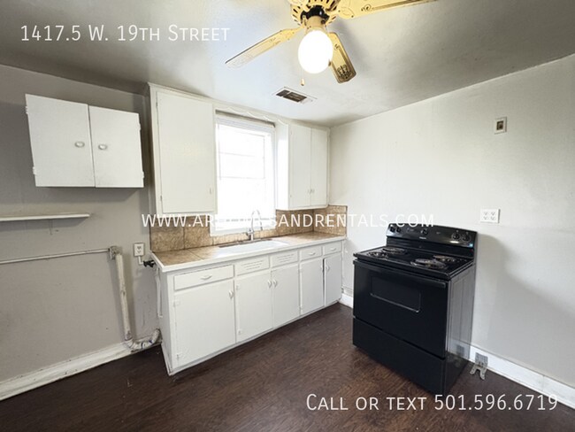 Building Photo - 1417.5 W 19th St