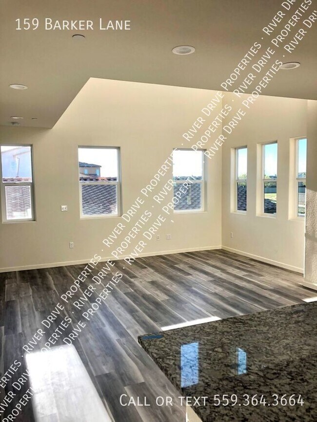 Building Photo - North Merced Beauty