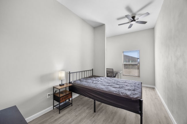 Foto del edificio - 3300 NW 15th Ln