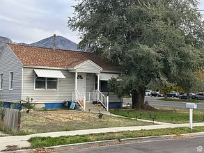 Building Photo - 810 600 W