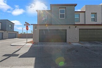 Building Photo - 4919 Olive Mesa Ave