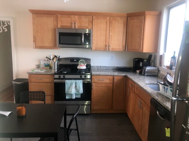 Building Photo - 37 Belknap St