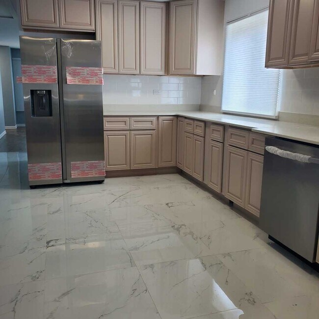 Foto del edificio - 9224 Sproat Ave