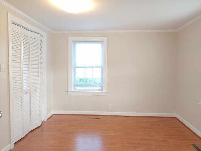 Foto del edificio - 221 Princeton Rd