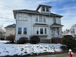 Building Photo - 3 Woodleigh Rd