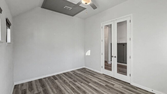 Foto del edificio - 16617 Hidden Cove Dr