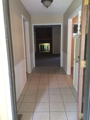 Building Photo - 408 S Beech Ave