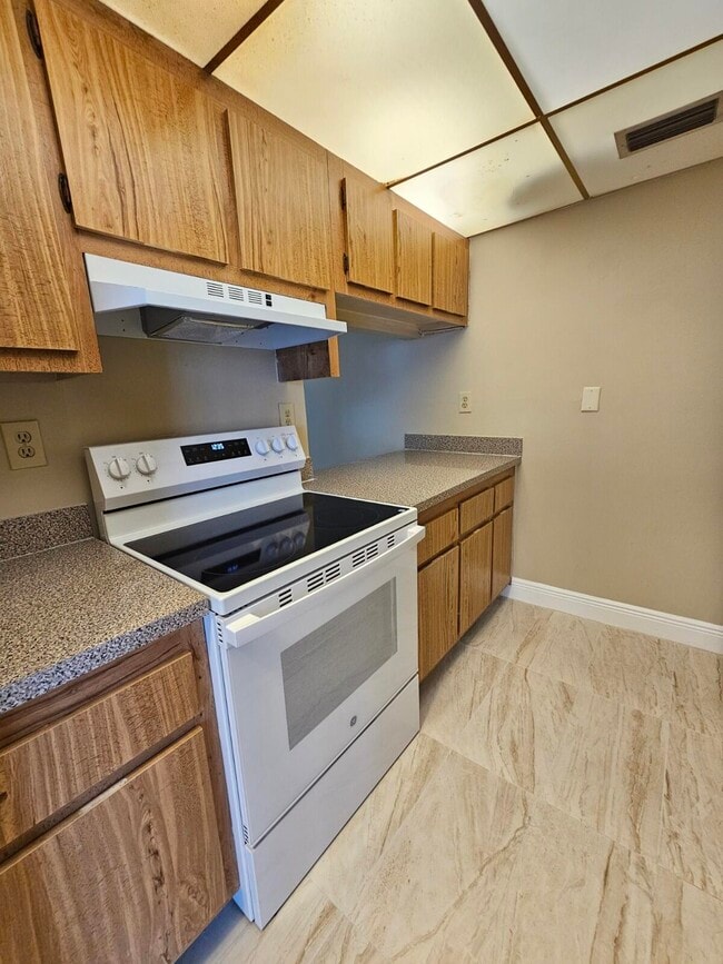 Building Photo - 2000 N Congress Ave