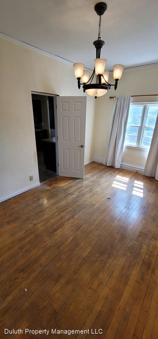 Building Photo - 3 br, 2 bath House - 1226 E 3rd St