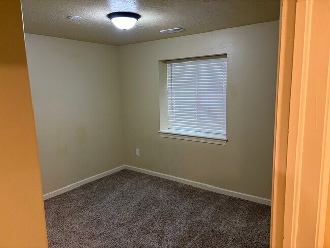 Building Photo - 14287 Rosaleen Ln