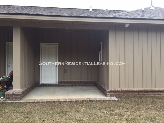 Building Photo - 12867 Churchill Dr