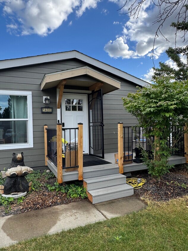 Foto principal - 1400 Evergreen Rd