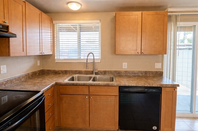 Building Photo - 2821 N Columbus Blvd