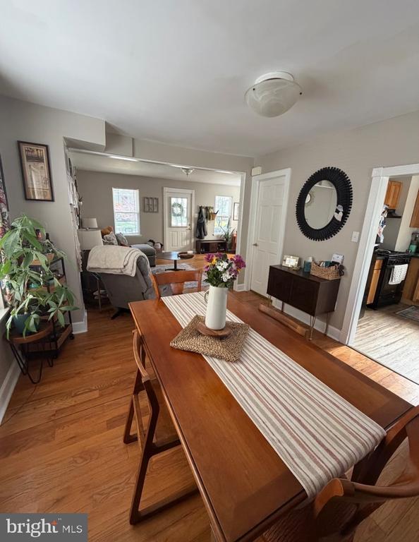 Building Photo - 131 E Ormond Ave