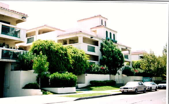 Primary Photo - Durant Court