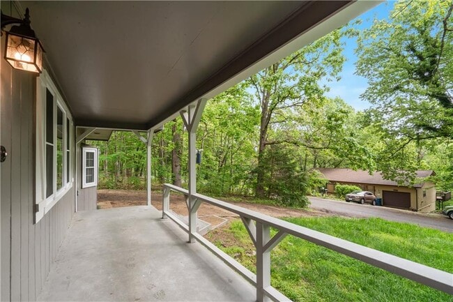 Building Photo - 16 Amesbury Dr