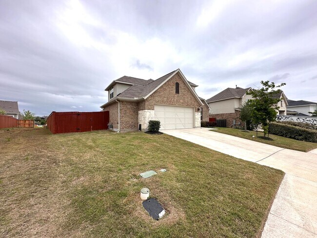 Building Photo - The larger 3 bedrooms and 2 bathrooms with a bonus Den and Loft spaces for rent in South Austin, ...