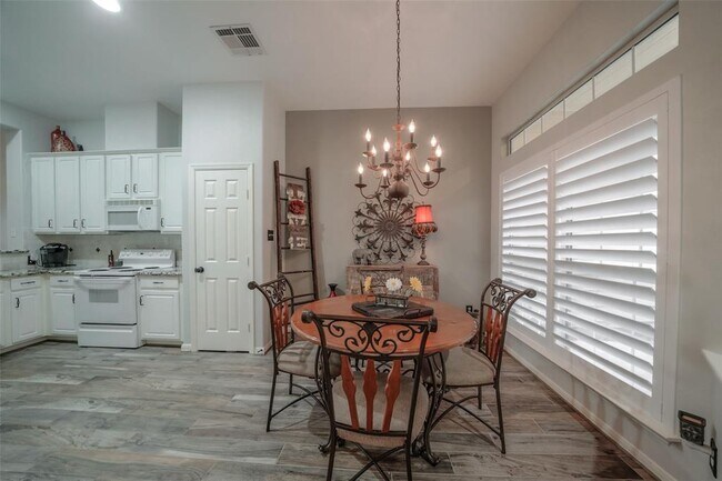 Foto del edificio - 102 Wintergreen Trail