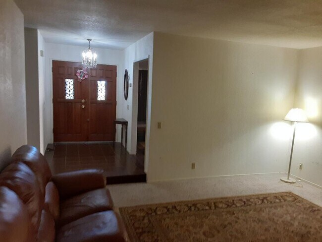 Building Photo - 9815 Clover Trl