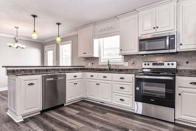 Building Photo - Spacious 3 Bedroom Living in Ardmore, AL