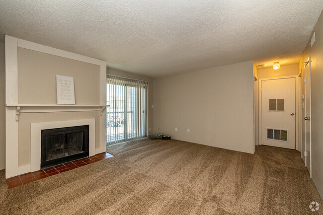 1BR, 1BA - 756SF - Family Room - High Point East Apartment Homes