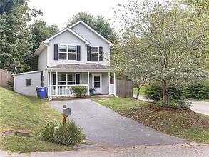 Building Photo - 1 Dogwood Ln