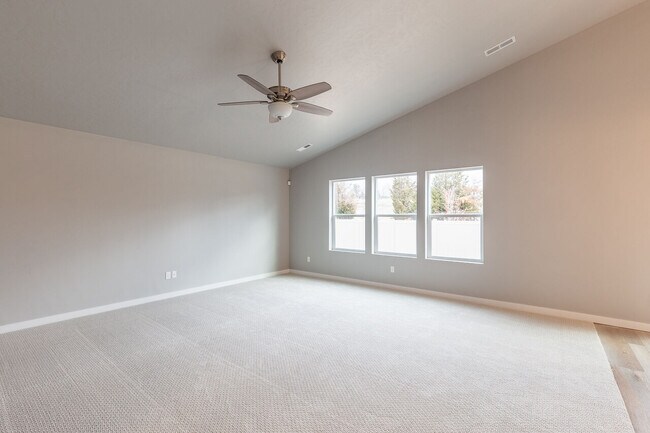 Building Photo - 972 S Wavetrain Ave