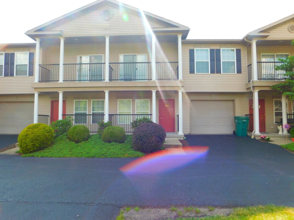 54 Barrington Ct #103 - 54 Barrington Ct