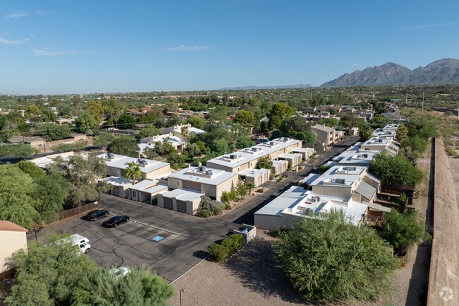 Aerial Photo - Park Place Village Condominiums
