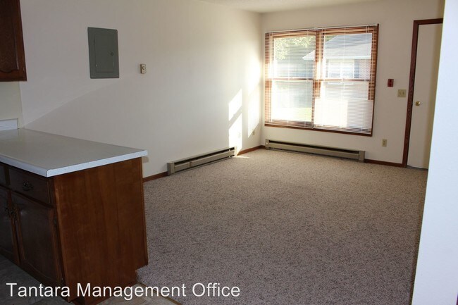 Building Photo - 1106 Charlotte St