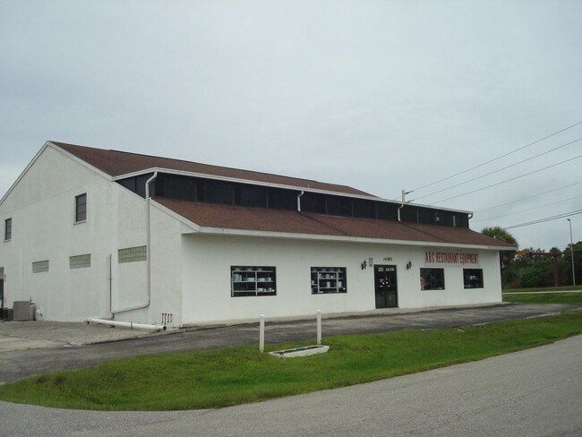 Building Photo - El Jobean Apartment  Located near Myakka R...