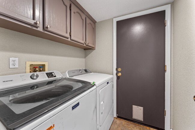 Foto del edificio - 2126 Sunhaven Ct