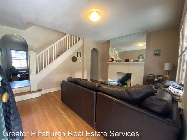 Building Photo - 3 br, 1 bath House - 1417 N. Saint Clair St.