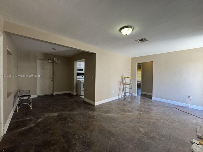 Foto del edificio - 1451 NW 91st St