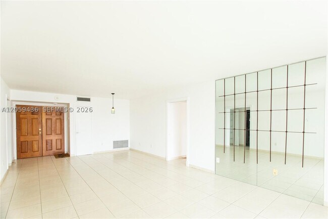 Foto del edificio - 1420 Brickell Bay Dr