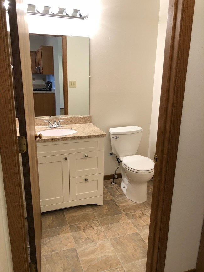 Parkwood Village Townhomes Apartments in Franklin, WI