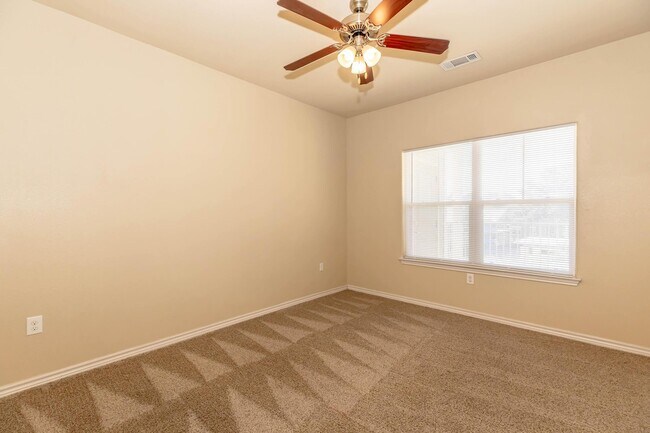 Foto del edificio - 1617 Northwest Blvd