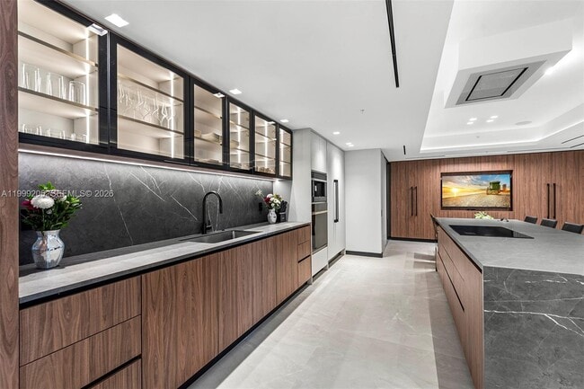 Building Photo - 400 Sunny Isles Blvd