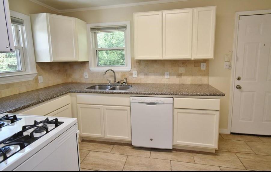 Foto principal - 5606 Robertson St